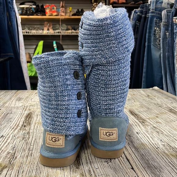 UGG Classic Blue Sweater Boots Great Condition - Picture 1 of 7